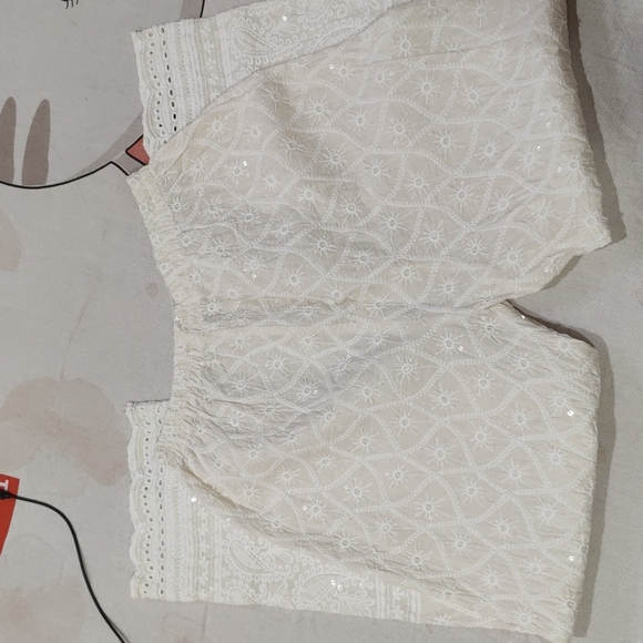 Chikankari kurta with plazo - Picture 2 of 8